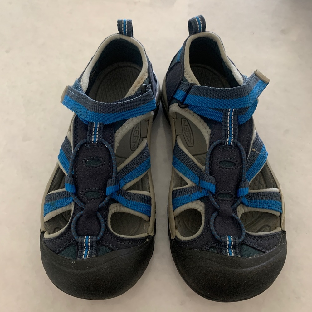 Keen size 3